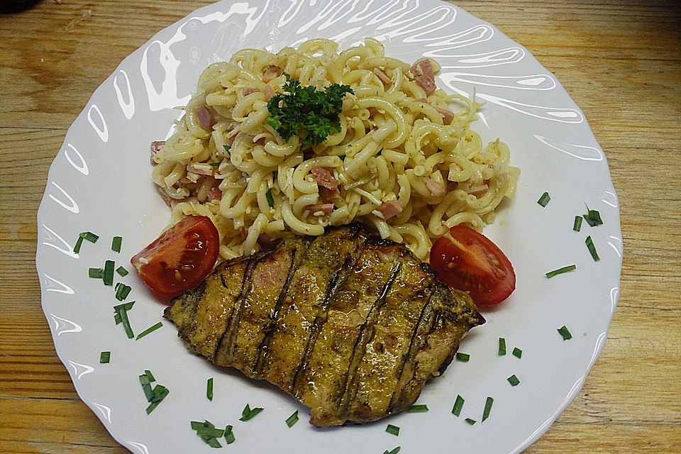 Spaghettisalat mit Reibekäse