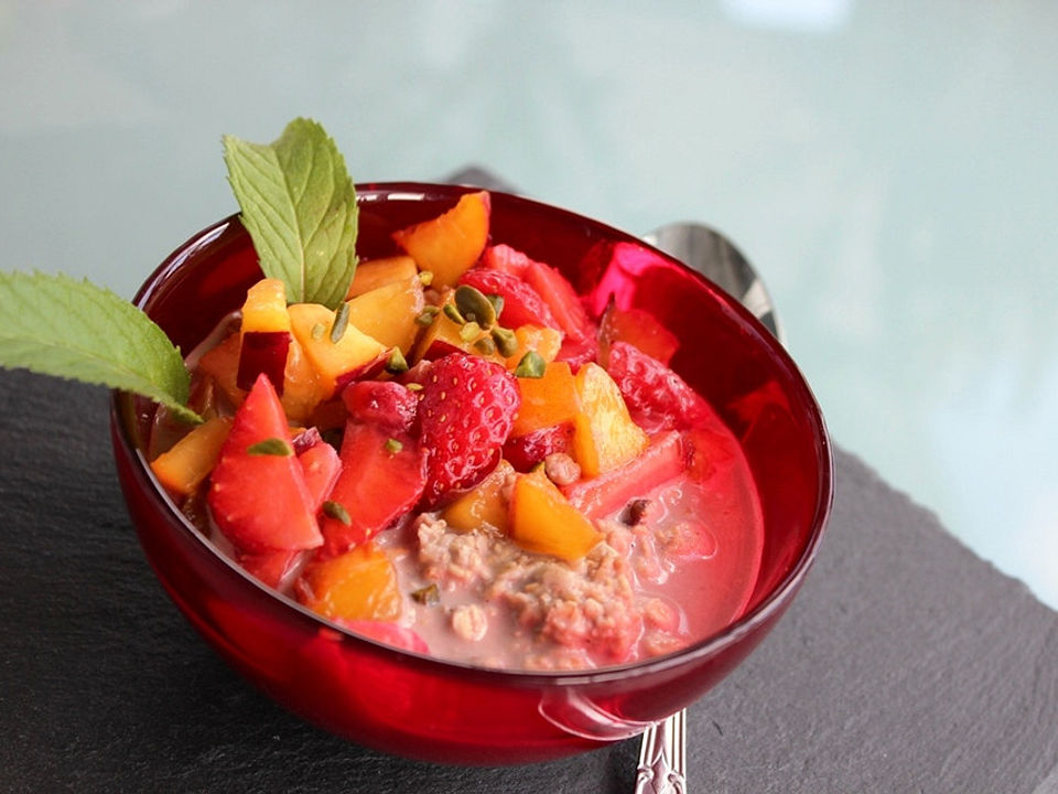 Erdbeer - Minz - Müsli von Gwenhwyfar| Chefkoch Erdbeer - Minz - Müsli von Gwenhwyfar| Chefkoch