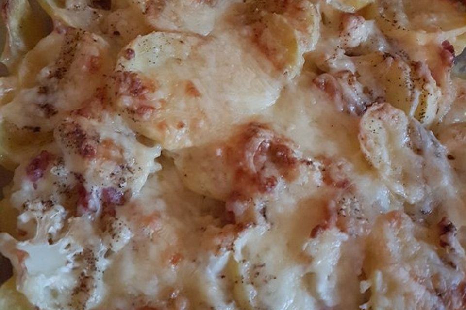 Schnelles Kartoffelgratin mit Sauce Béchamel