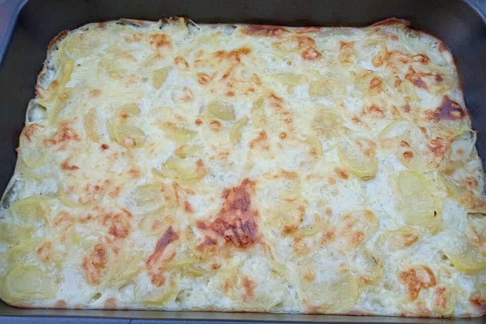 Schnelles Kartoffelgratin mit Sauce Béchamel