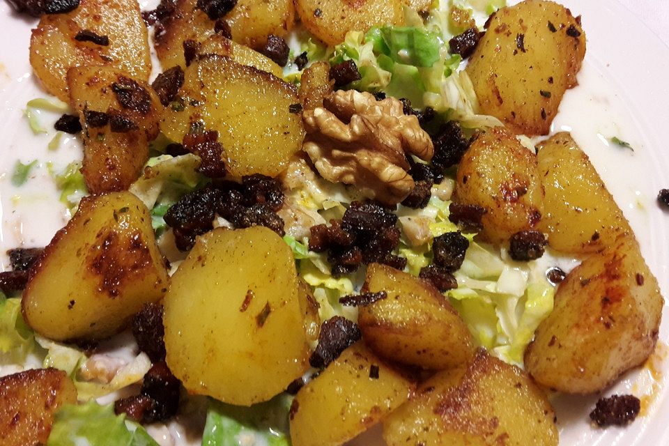 Buttermilch - Walnuss - Salat mit Pellkartoffeln