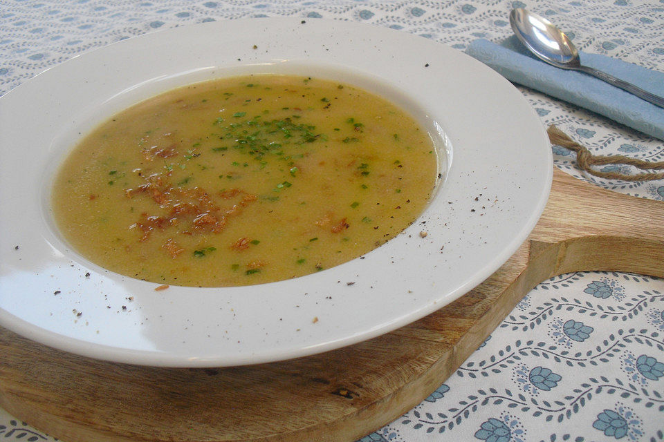 Töginger aufgeschmolzene Grießsuppe