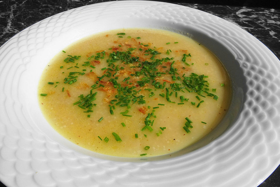 Töginger aufgeschmolzene Grießsuppe