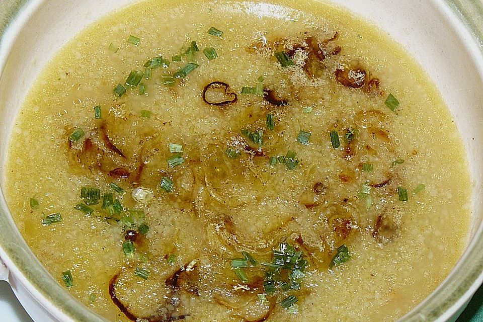 Töginger aufgeschmolzene Grießsuppe