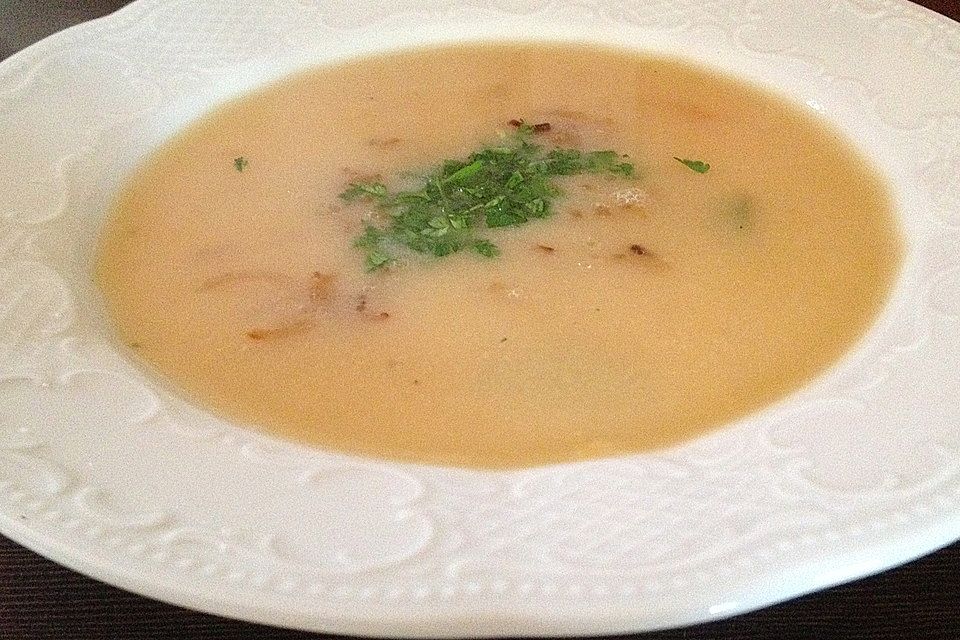 Töginger aufgeschmolzene Grießsuppe