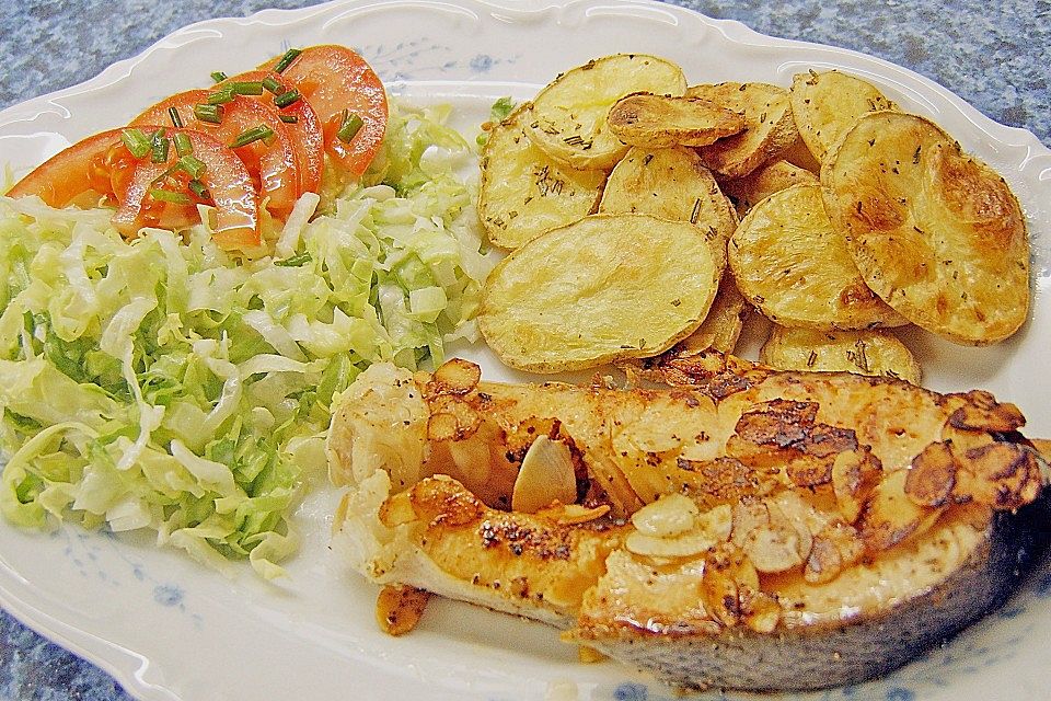 Mandel - Lachssteak mit Endiviensalat