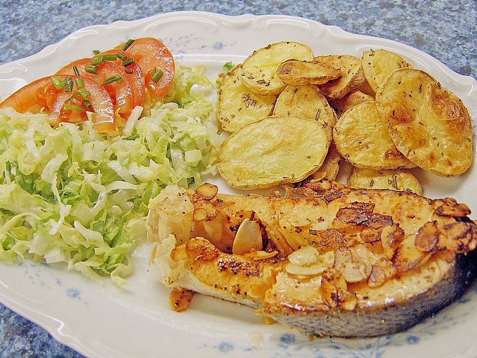 Mandel - Lachssteak mit Endiviensalat von sinaidi| Chefkoch
