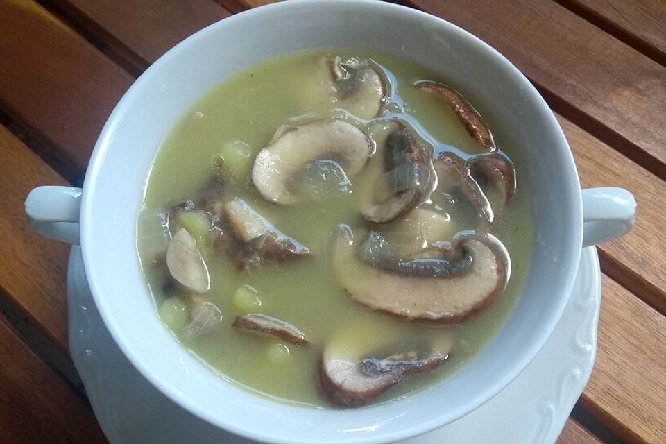 Wiener Kartoffelsuppe mit Pilzen