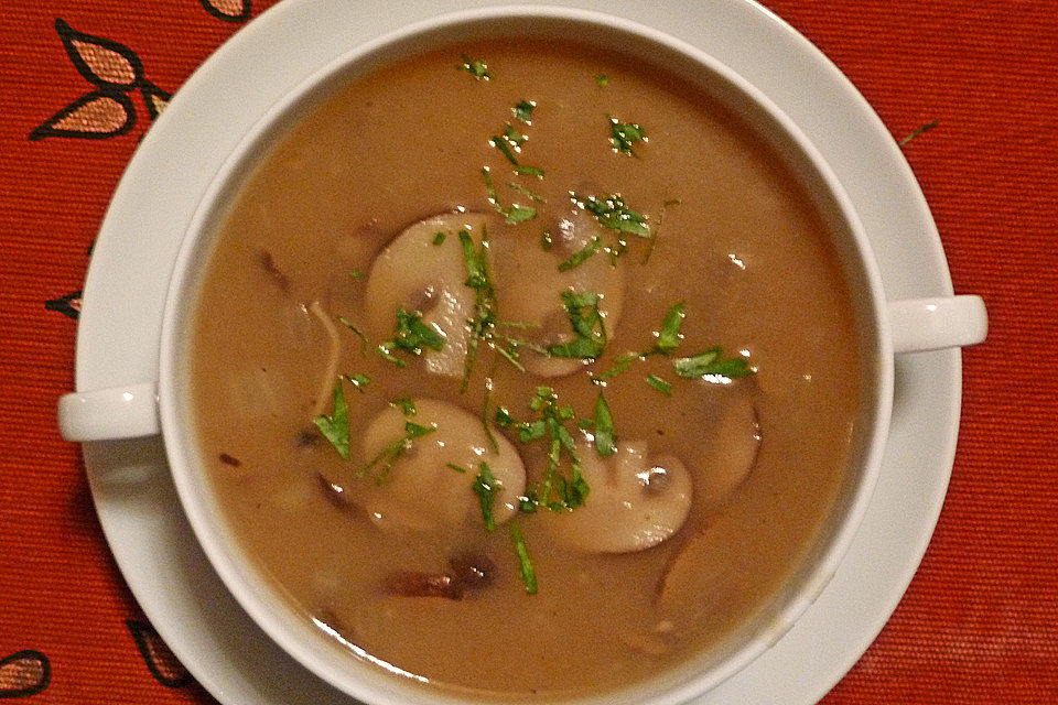 Wiener Kartoffelsuppe mit Pilzen