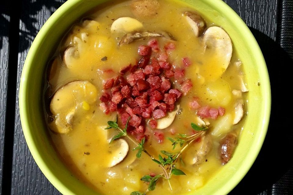 Wiener Kartoffelsuppe mit Pilzen