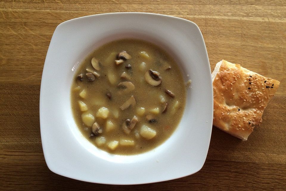 Wiener Kartoffelsuppe mit Pilzen