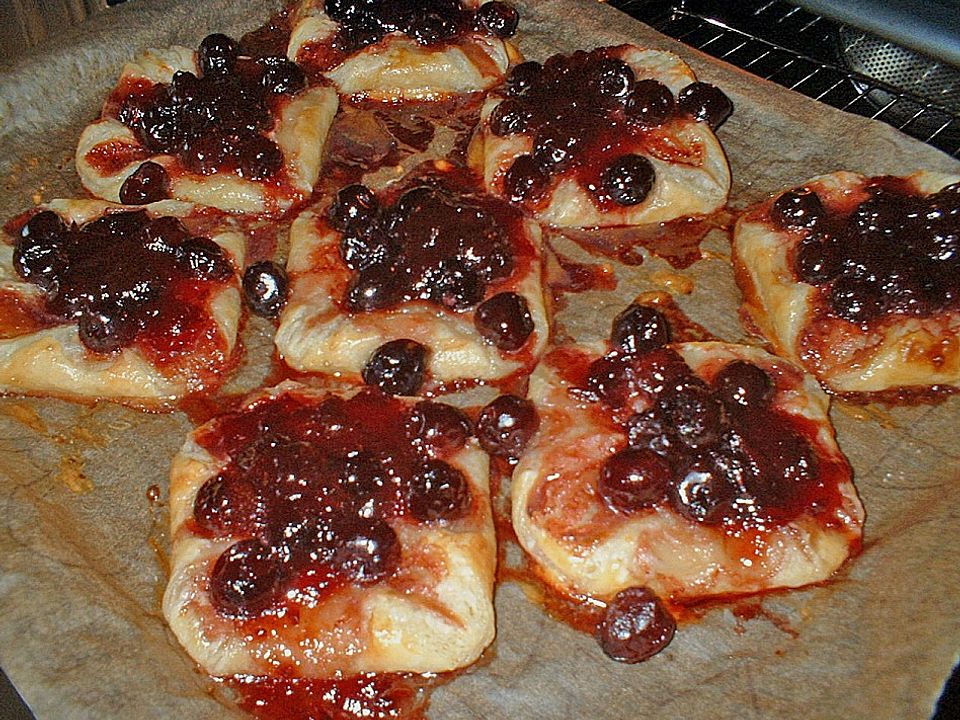 Amarena - Blätterteigtaschen von Karlbig| Chefkoch Amarena - Blätterteigtaschen von Karlbig| Chefkoch