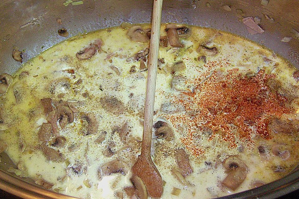 Nudeln mit Champignonsauce Nudeln mit Champignonsauce