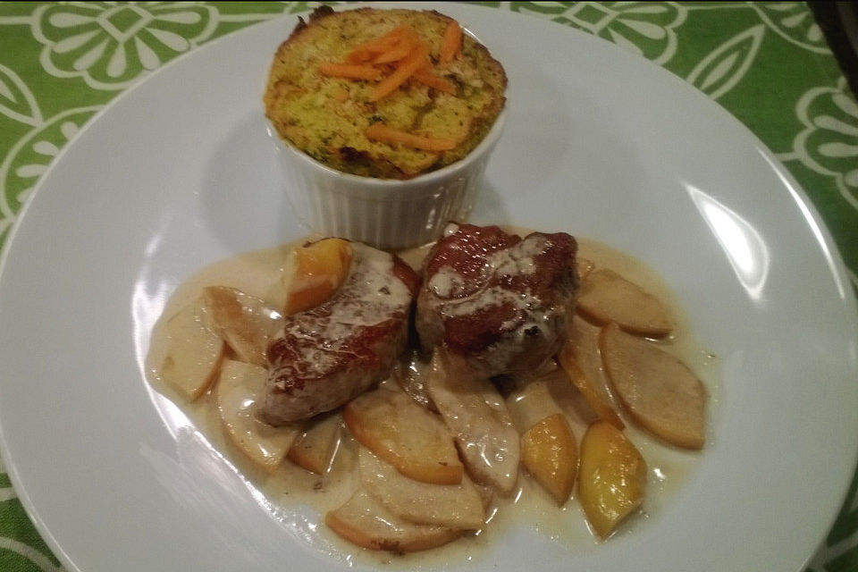 Schweinelendchen mit Calvados flambiert