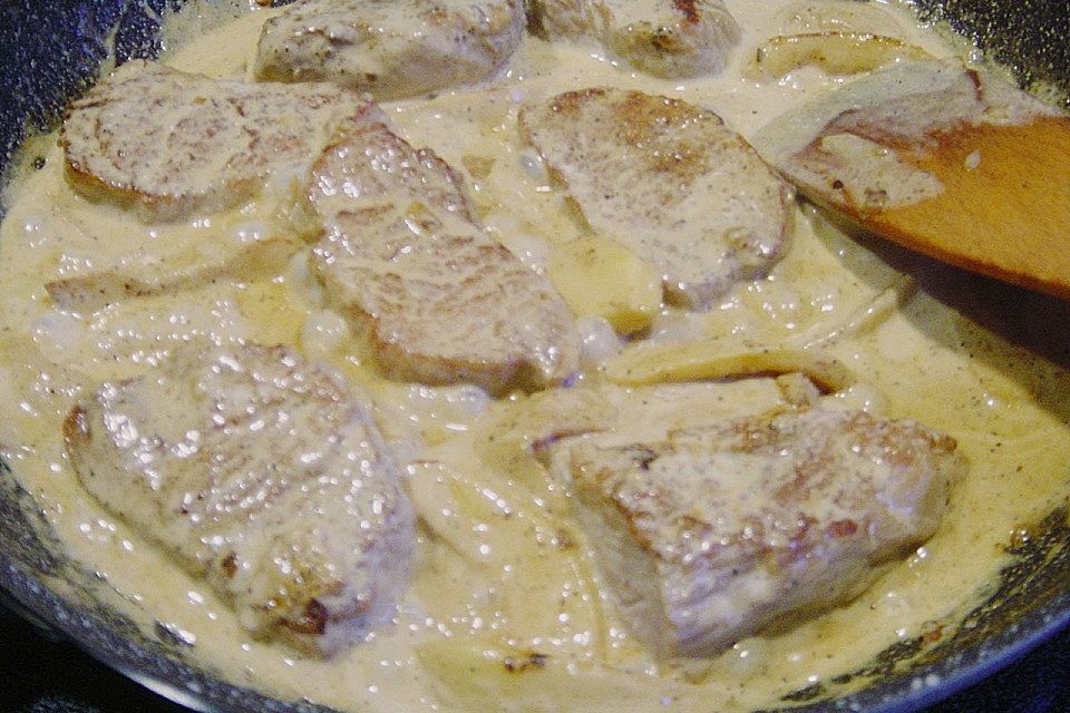 Schweinelendchen mit Calvados flambiert