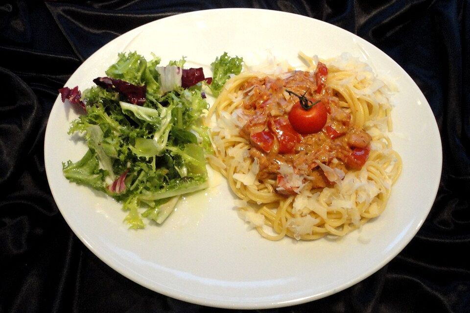 Spaghetti mit Tomaten - Sahne - Pesto