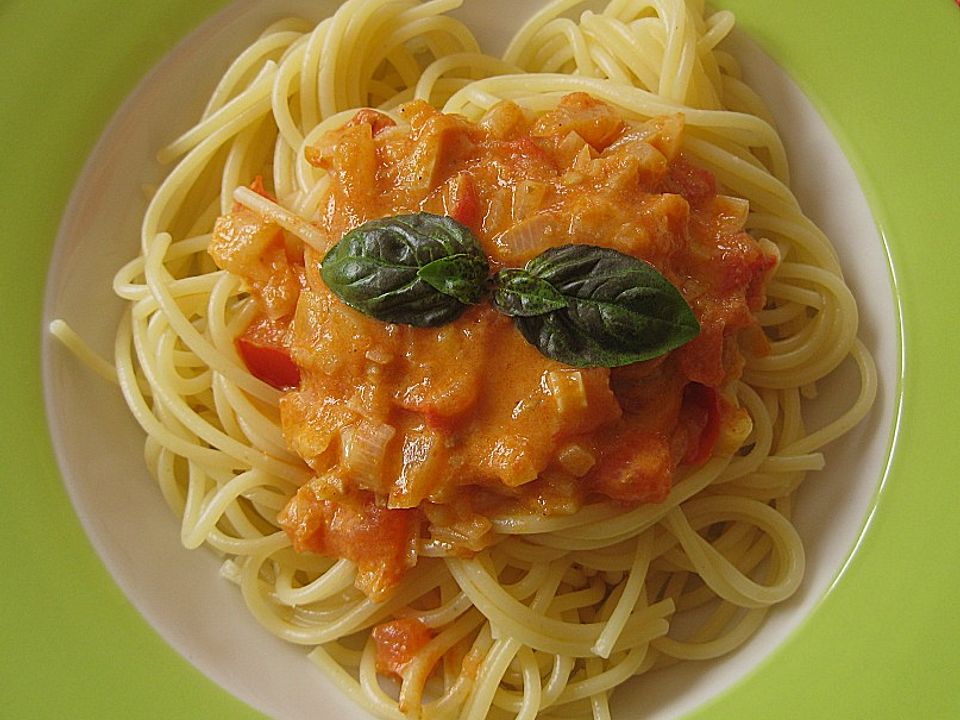 Spaghetti mit Tomaten - Sahne - Pesto von la_cocina | Chefkoch