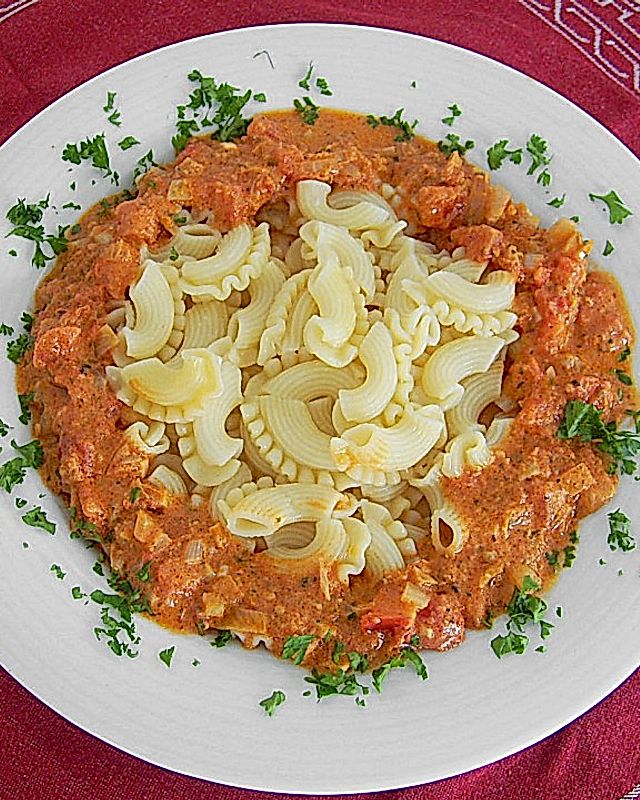 Spaghetti mit Tomaten - Sahne - Pesto