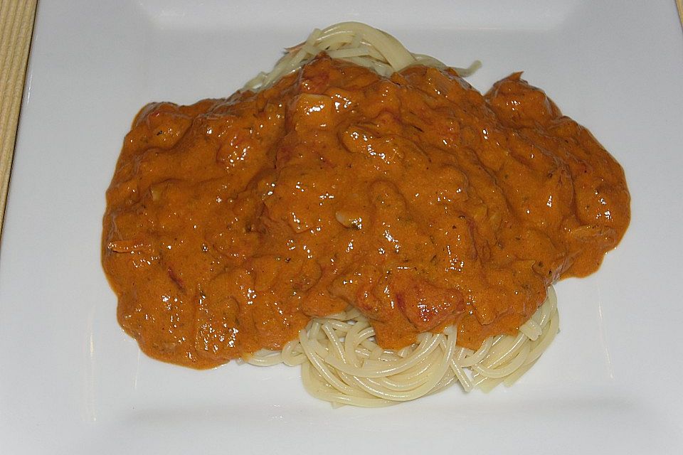 Spaghetti mit Tomaten - Sahne - Pesto