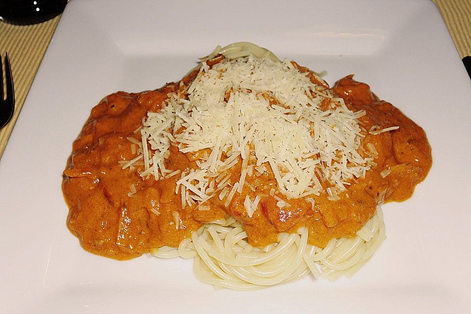 Spaghetti mit Tomaten - Sahne - Pesto