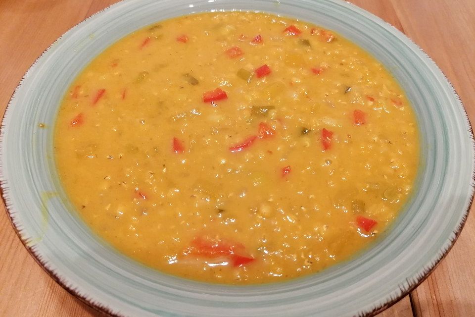 Kürbis-Kokos-Suppe mit roten Linsen