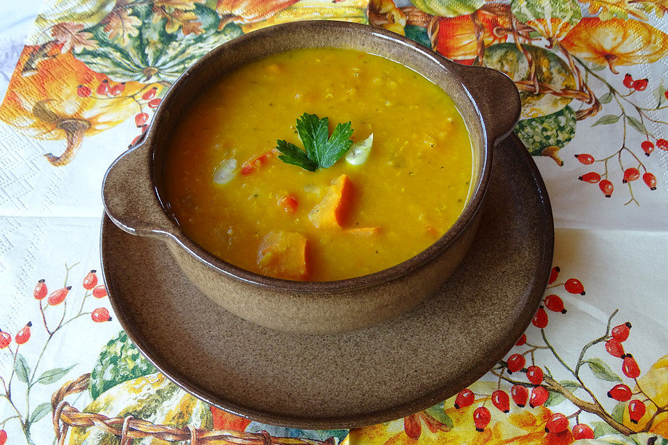 Kürbis-Kokos-Suppe mit roten Linsen