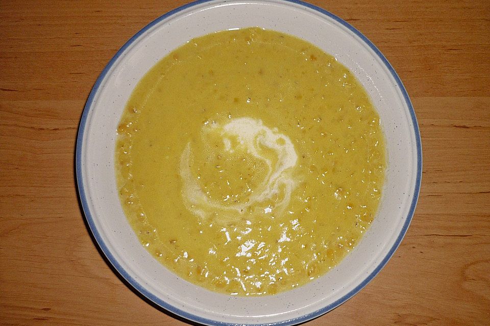 Kürbis-Kokos-Suppe mit roten Linsen