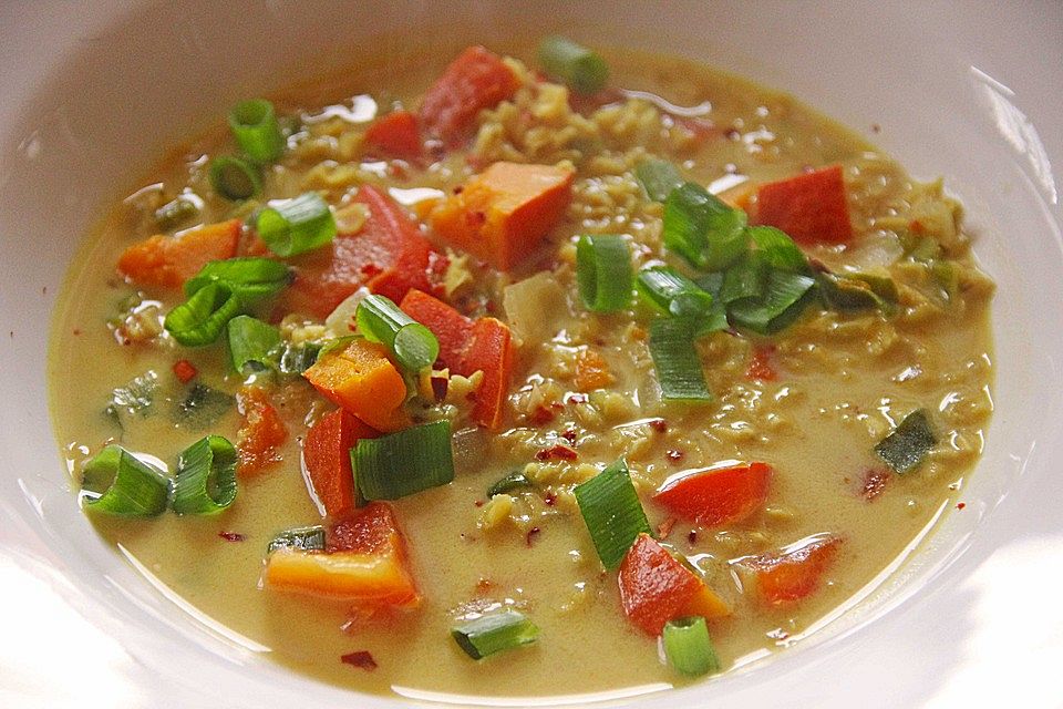 Kürbis-Kokos-Suppe mit roten Linsen