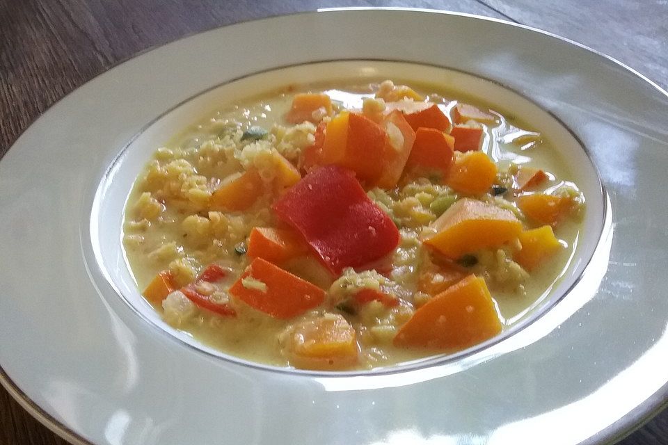 Kürbis-Kokos-Suppe mit roten Linsen