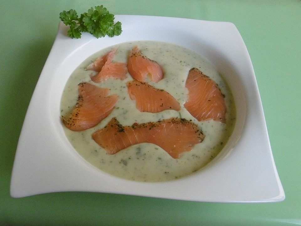 Rahm - Kräuter - Suppe mit geräuchertem Lachs von elrani| Chefkoch