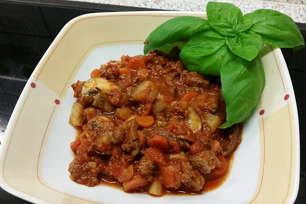 Tomatensoße mit Gemüse und Hackfleisch von lays | Chefkoch