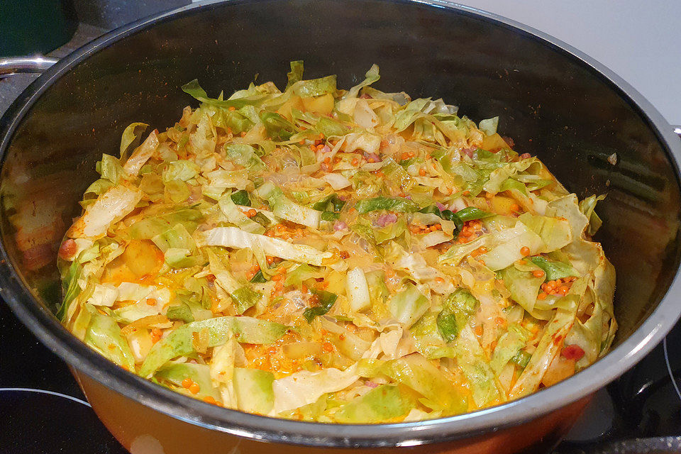 Spitzkohl mit roten Linsen Spitzkohl mit roten Linsen