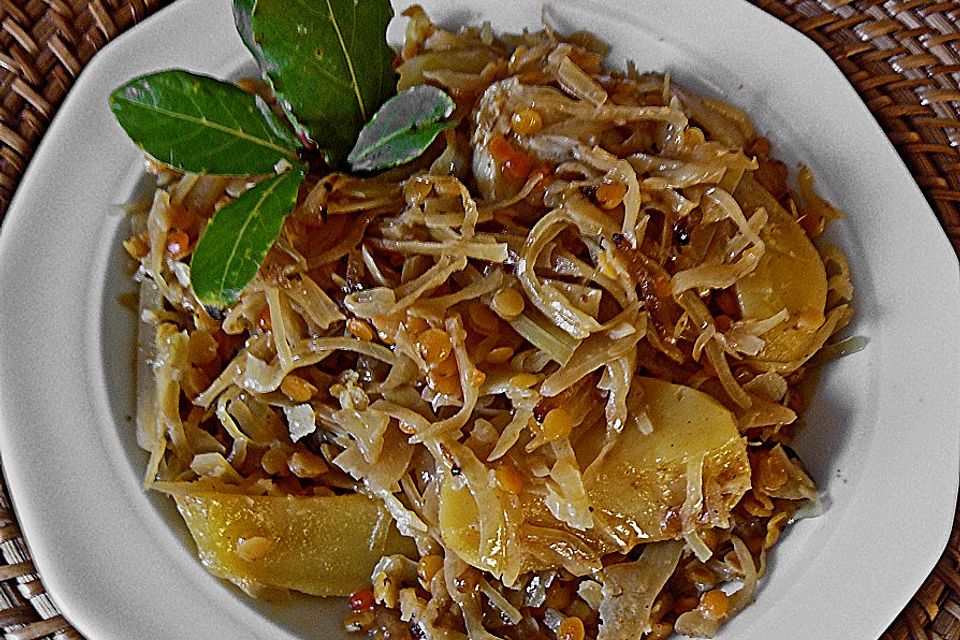 Spitzkohl mit roten Linsen Spitzkohl mit roten Linsen