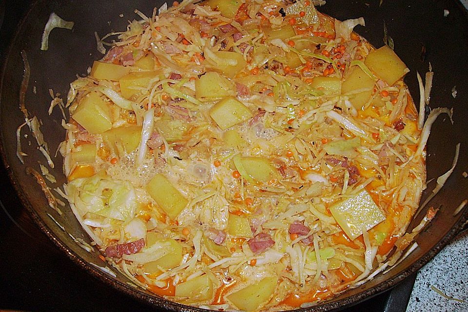 Spitzkohl mit roten Linsen Spitzkohl mit roten Linsen