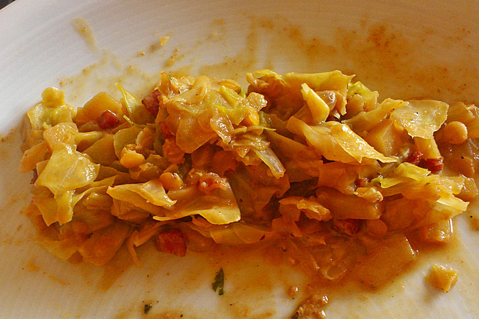 Spitzkohl mit roten Linsen Spitzkohl mit roten Linsen
