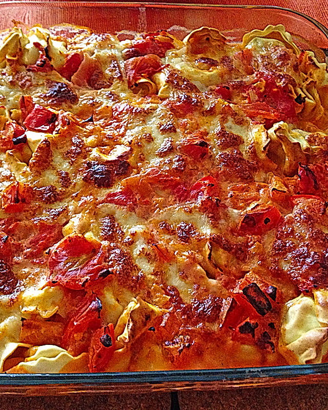 Tortelliniauflauf mit Tomate und Mozzarella