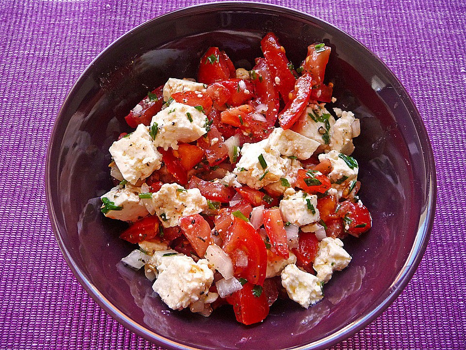 Tomatensalat mit Schafskäse