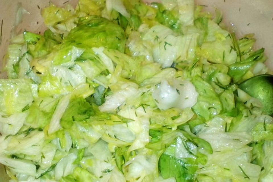 Grüner Salat mit Zucker