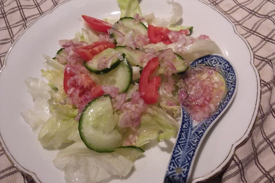 Grüner Salat mit Zucker
