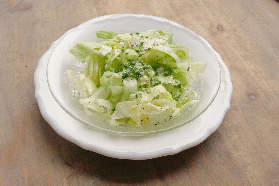 Grüner Salat mit Zucker