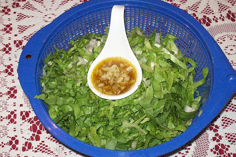 Grüner Salat mit Zucker