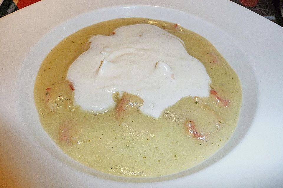 Kartoffelsuppe mit Flusskrebsen auf die feine Art