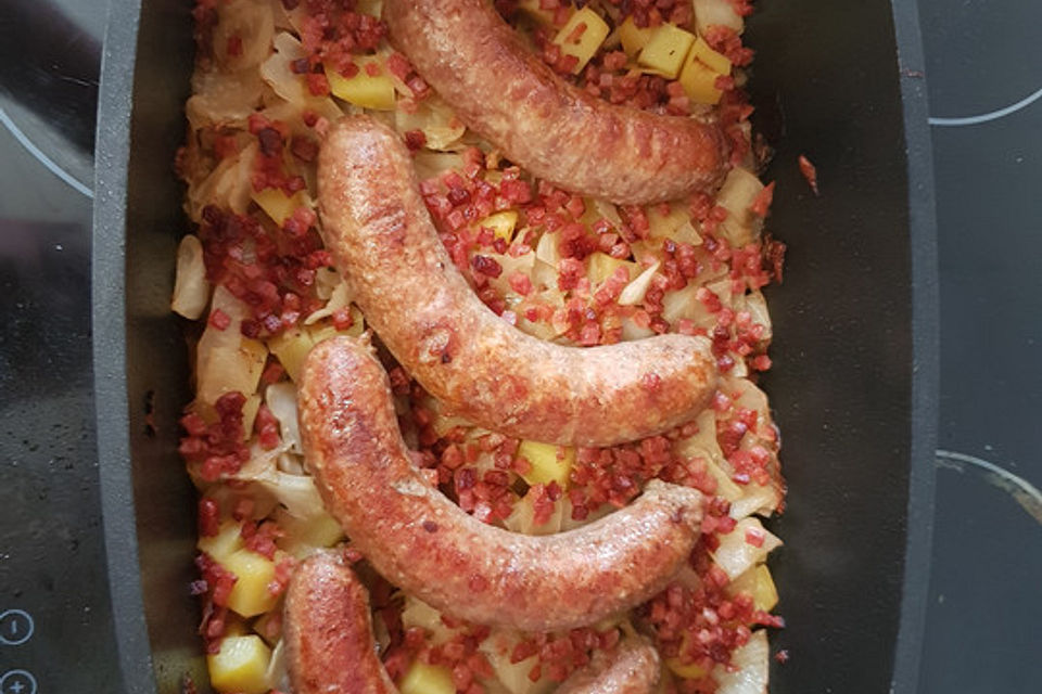 Schmorkohl mit Bratwurst