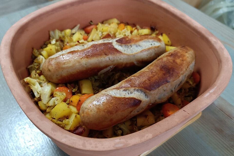 Schmorkohl mit Bratwurst