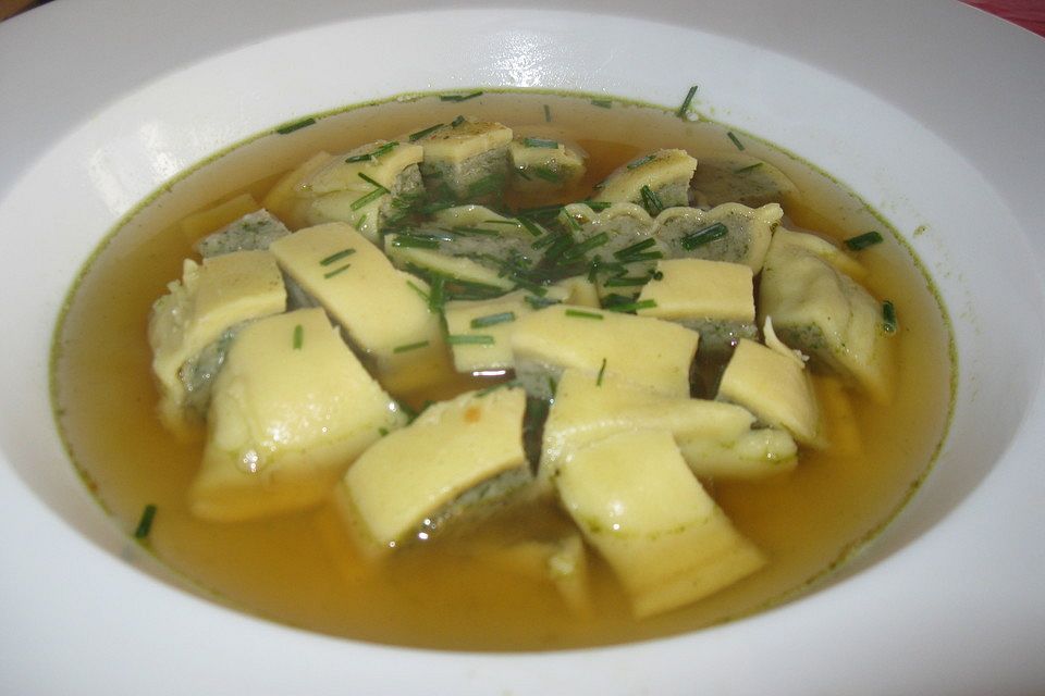 Schwäbische Maultaschensuppe