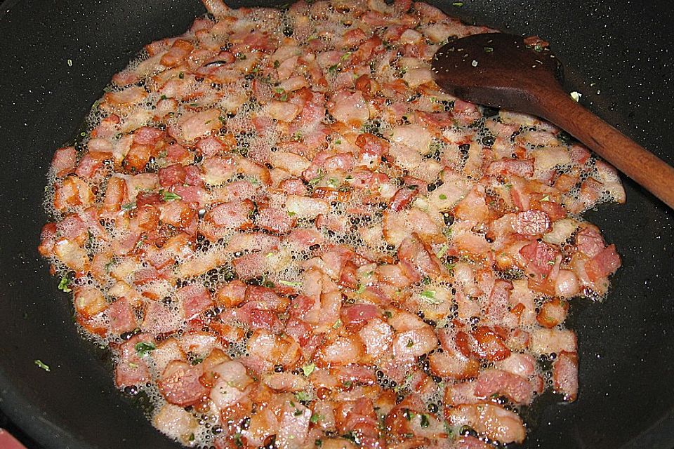 Bucatini mit  Speck - Tomatensoße