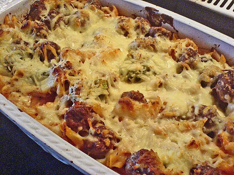 Hackbällchen - Nudelauflauf