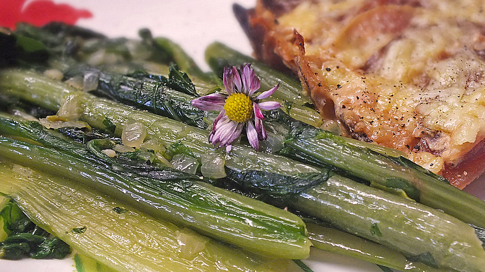 Gebratener Löwenzahn in Öl von Ela* Gebratener Löwenzahn in Öl von Ela*