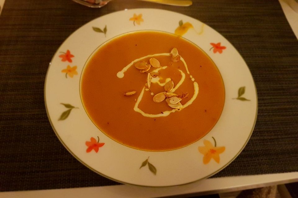 Kürbis - Kokos - Suppe mit Curry