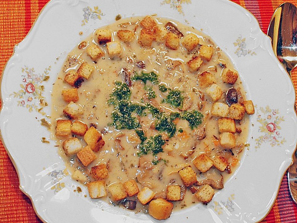 Pilzsuppe mit Knoblauchbrotwürfeln von lisi68| Chefkoch